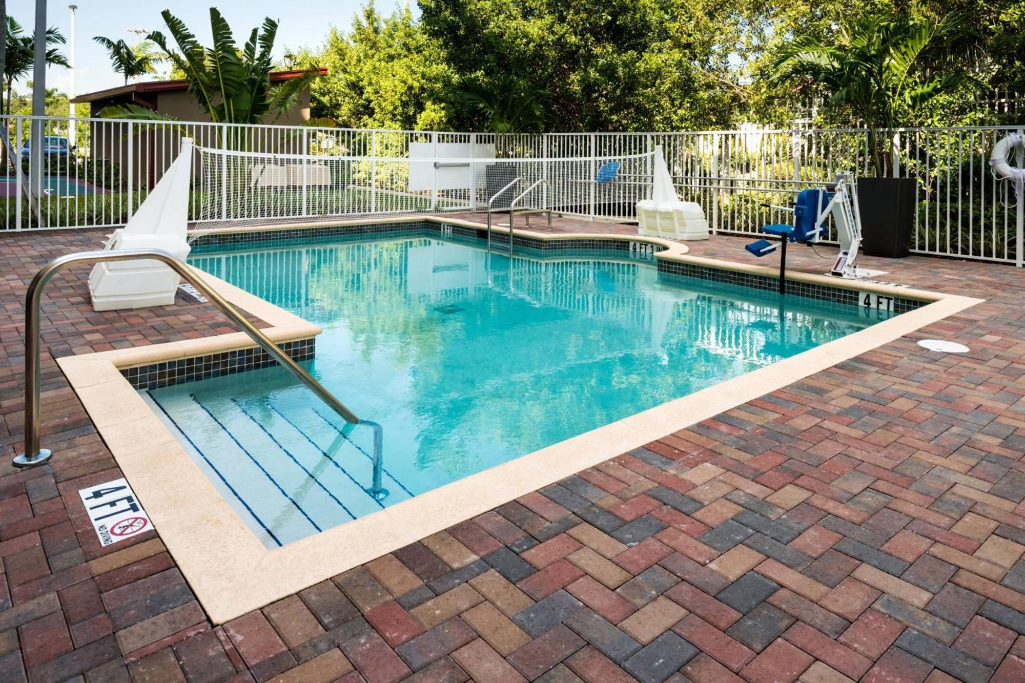 Residence Inn By Marriott Miami West/Fl Turnpike Hialeah Gardens Exterior photo